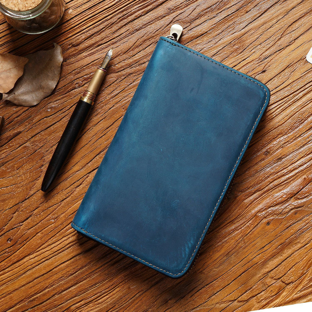 Desk Poet – Flat Leather Zipper Pencil Case