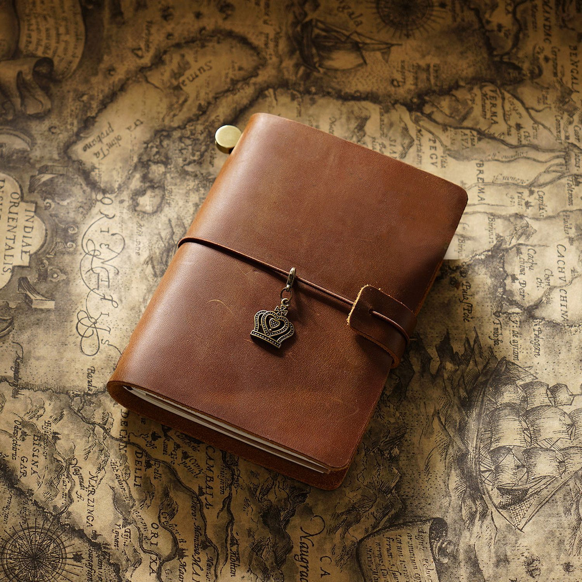 Leather Traveler's Notebook Journal with Strap & Vintage Charm