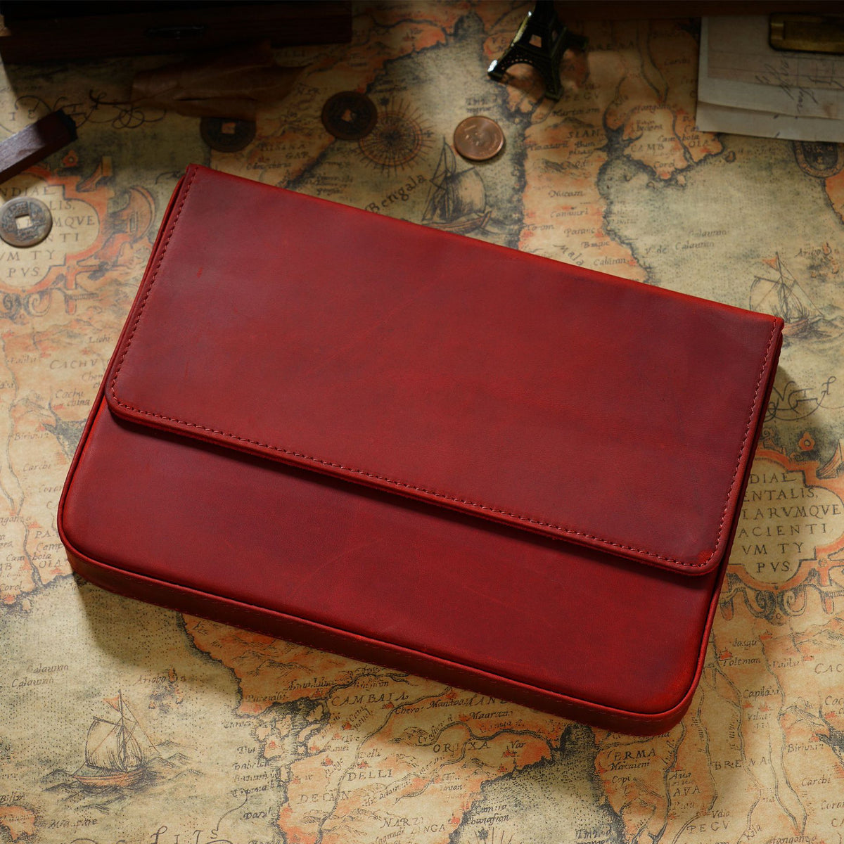 Slide & Snap —  Leather 12-Slot Pen Case