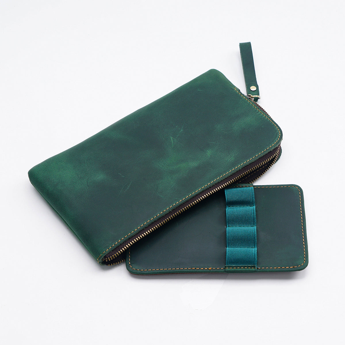 The Scribe's Vault — Vintage Leather Zipper Pen Case with Removable Pen Sleeve