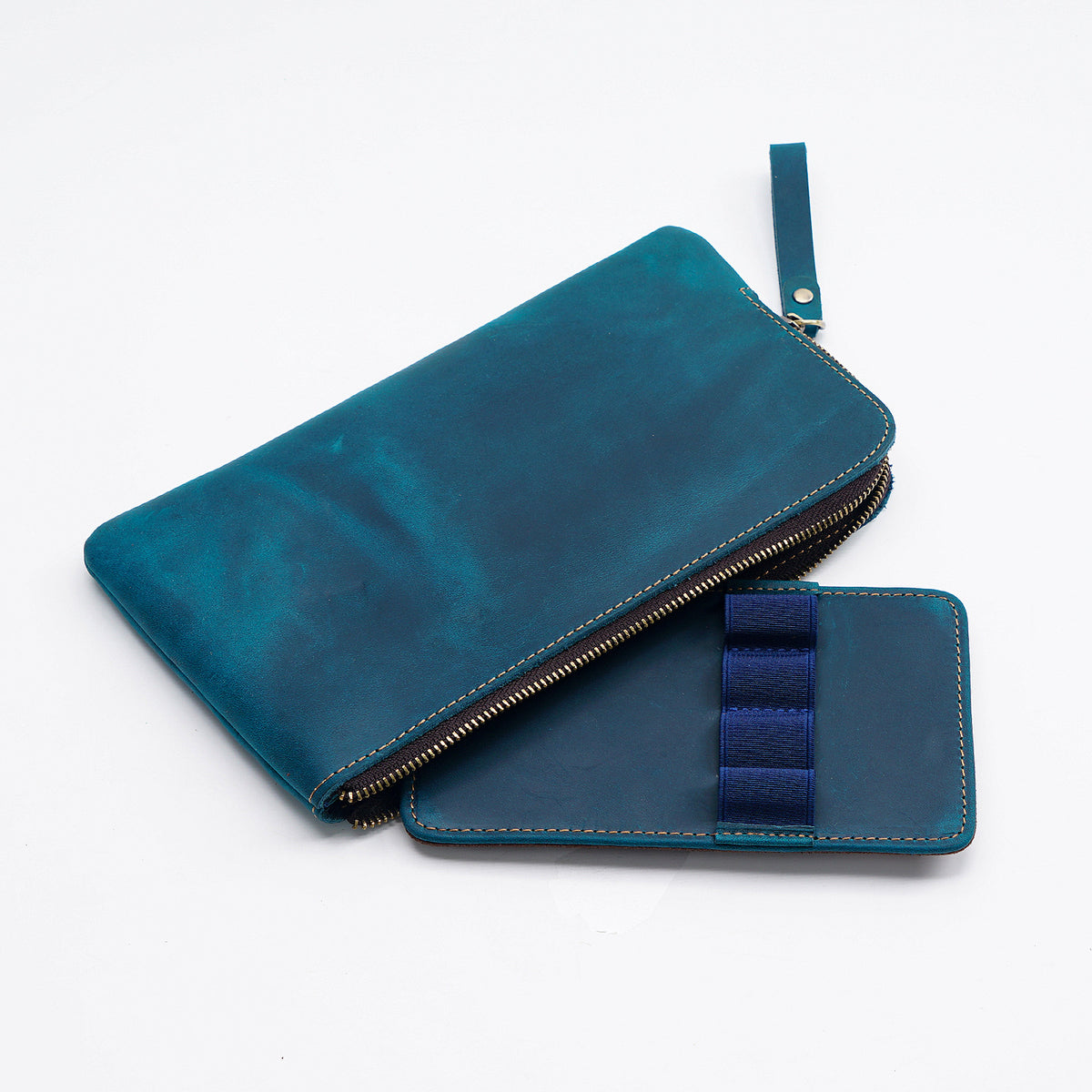 The Scribe's Vault — Vintage Leather Zipper Pen Case with Removable Pen Sleeve