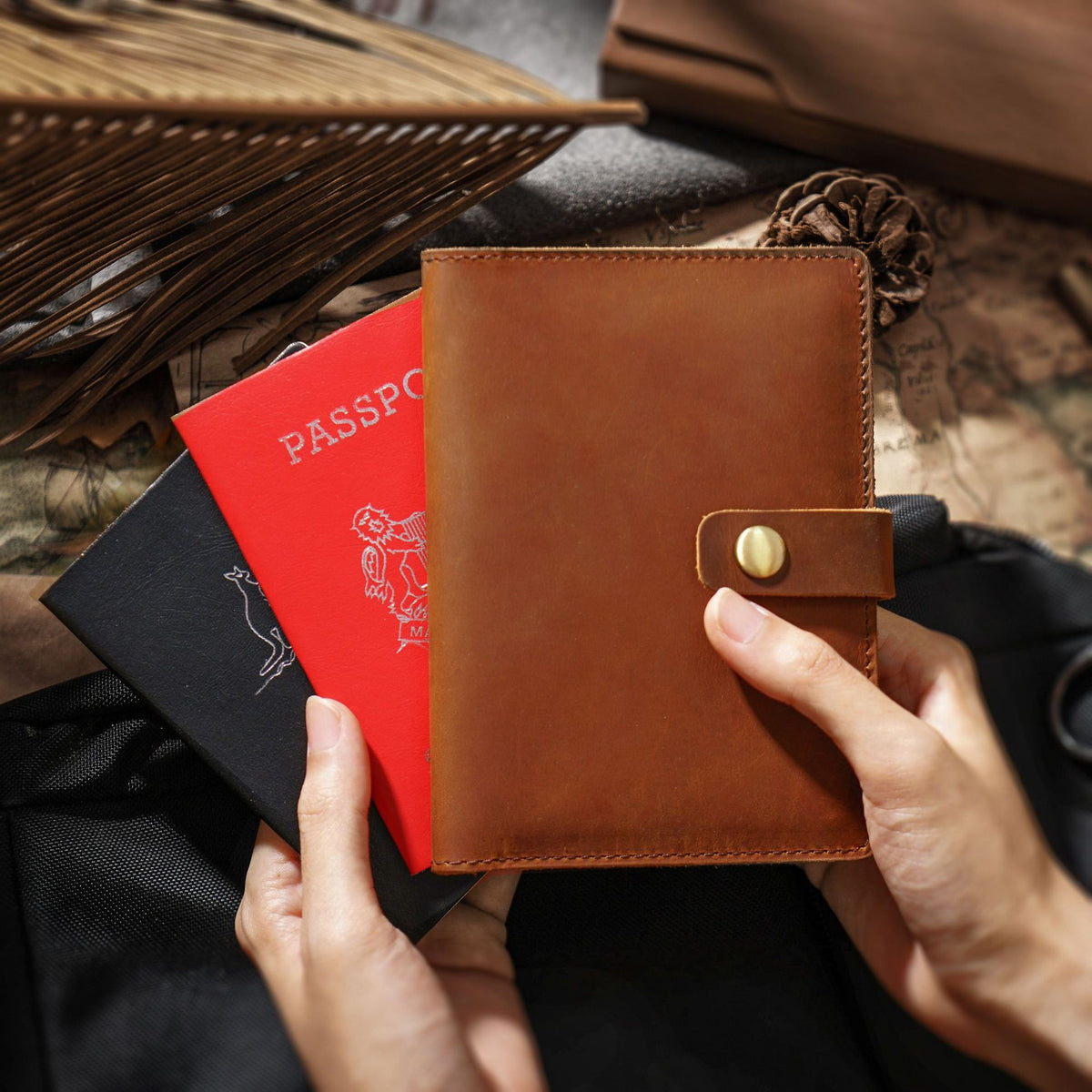 Bon Voyage – Leather Passport & Card Wallet