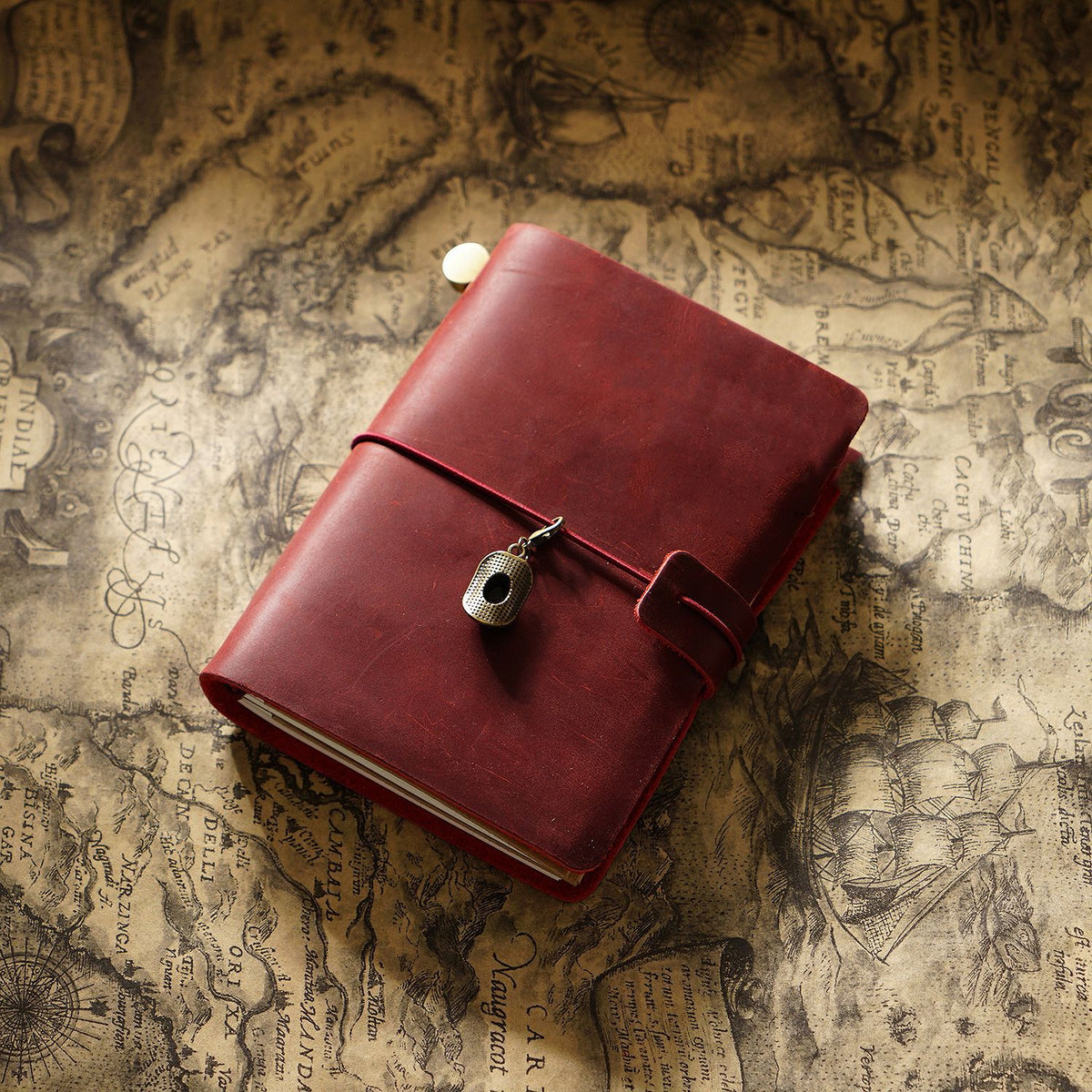Leather Traveler's Notebook Journal with Strap & Vintage Charm
