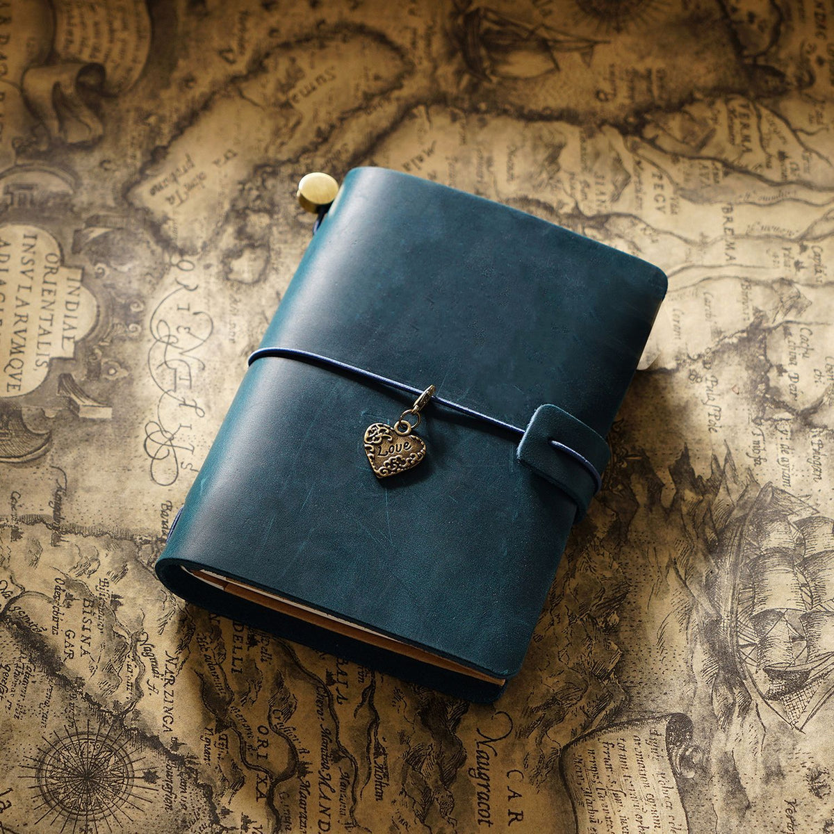 Leather Traveler's Notebook Journal with Strap & Vintage Charm