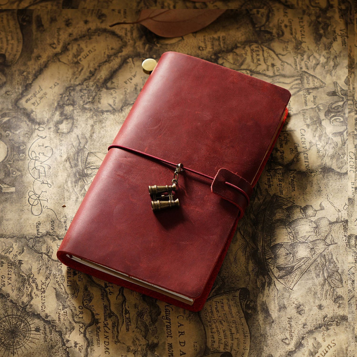 Leather Traveler's Notebook Journal with Strap & Vintage Charm