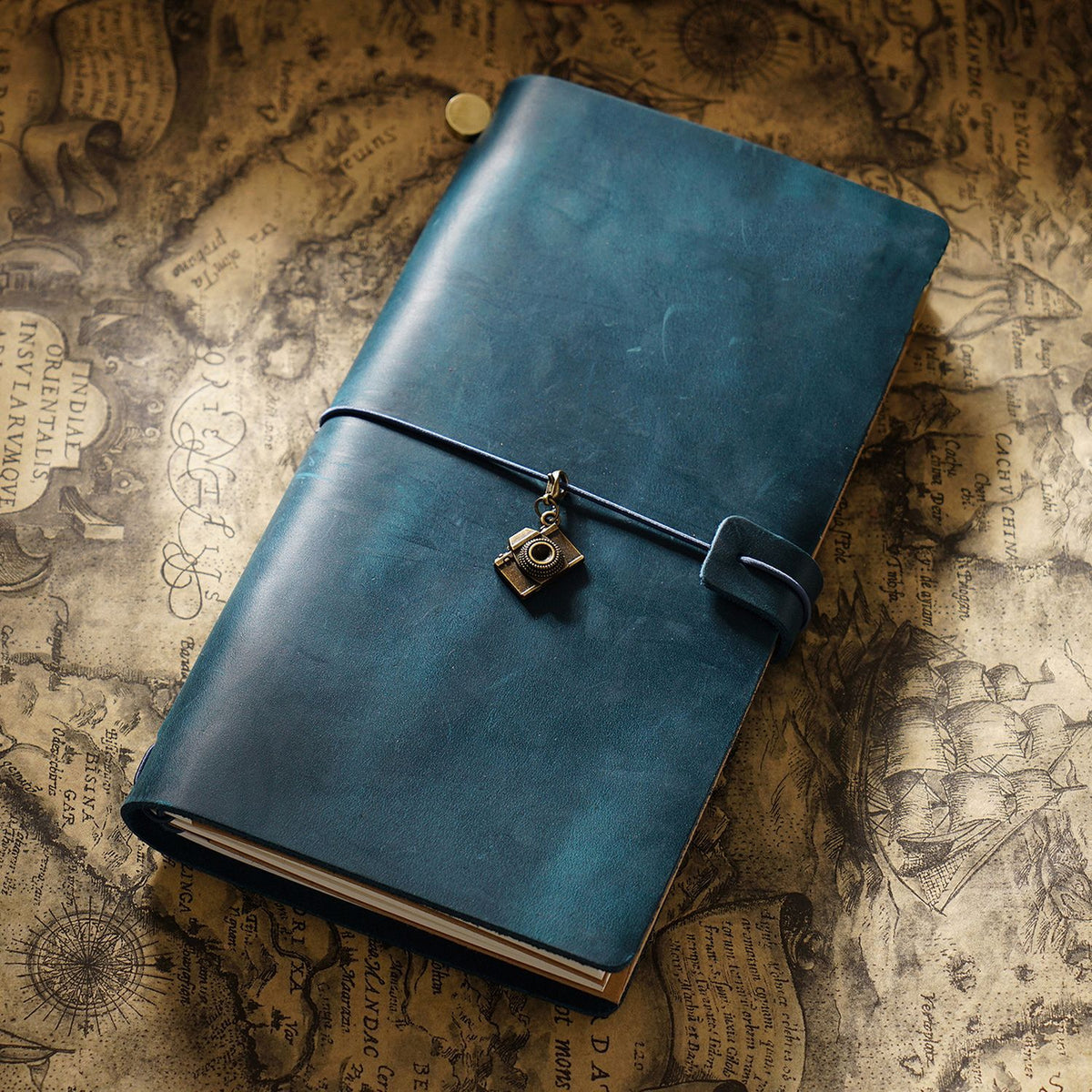 Leather Traveler's Notebook Journal with Strap & Vintage Charm
